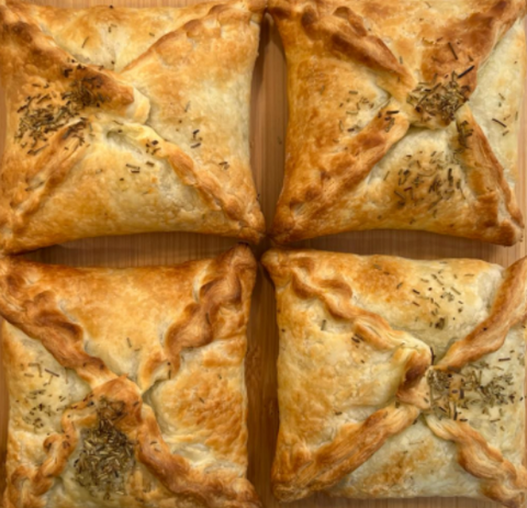 🥧  Chicken, Leek & Mushroom Fricasse Pies 180g (Box of 4)